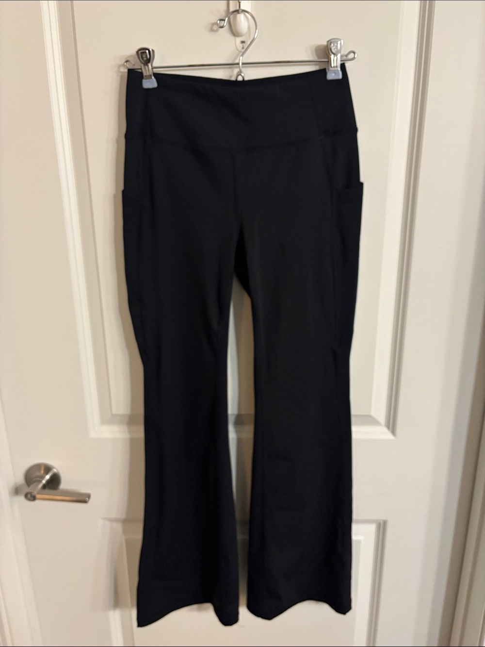 Black Wide-Leg Women's Leggings with Side Pockets